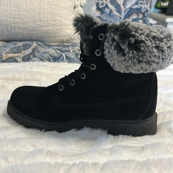 Lugz Women's Black Fur-Lined Boots - Picture 3 of 7